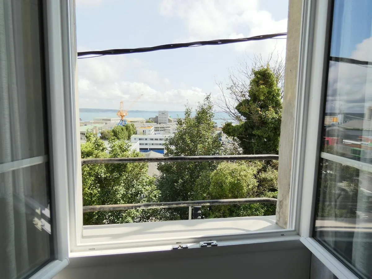 Cosy & Equipe Vue Sur La Mer Sainte Anne Brest France
